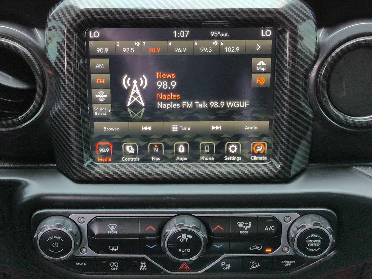 Used 2020 Jeep Wrangler Unlimited Sahara AWD/4WD image 18