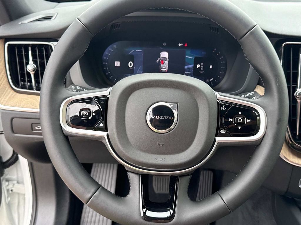 Certified 2026 Volvo XC60 B5 Plus w/ Protection Package Premier AWD/4WD image 26
