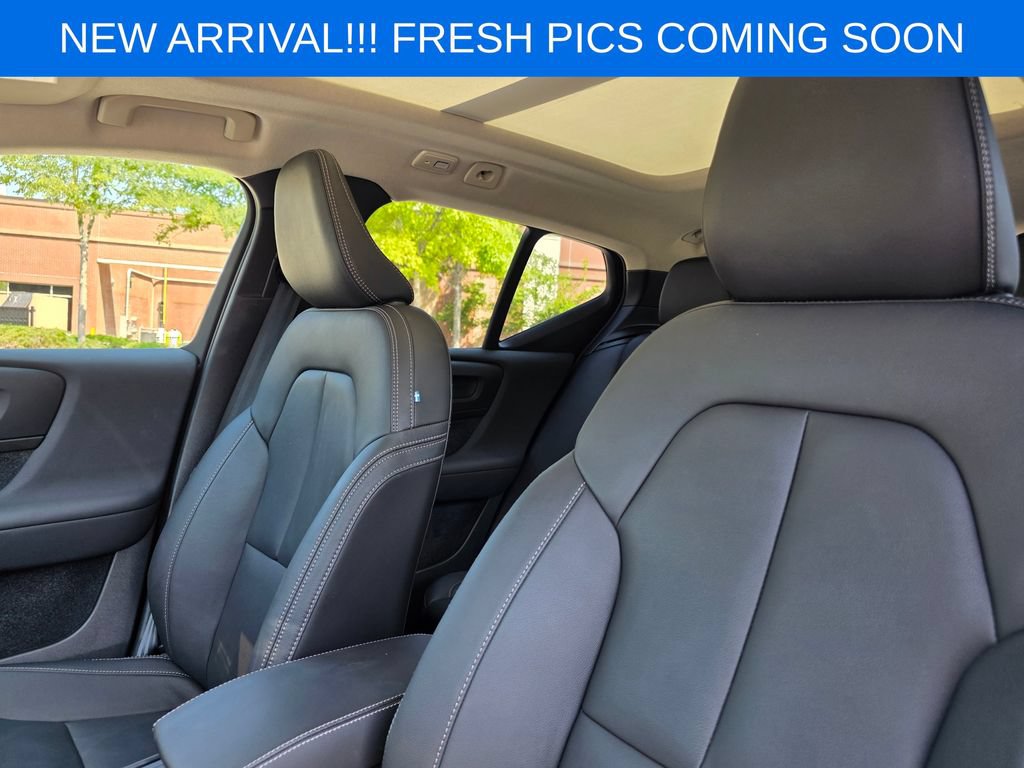 Used 2026 Volvo XC40 B5 Plus AWD/4WD image 9