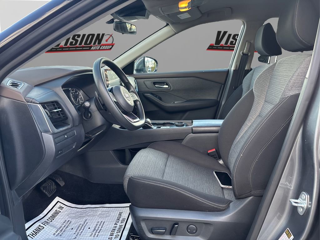 Used 2021 Nissan Rogue SV image 9