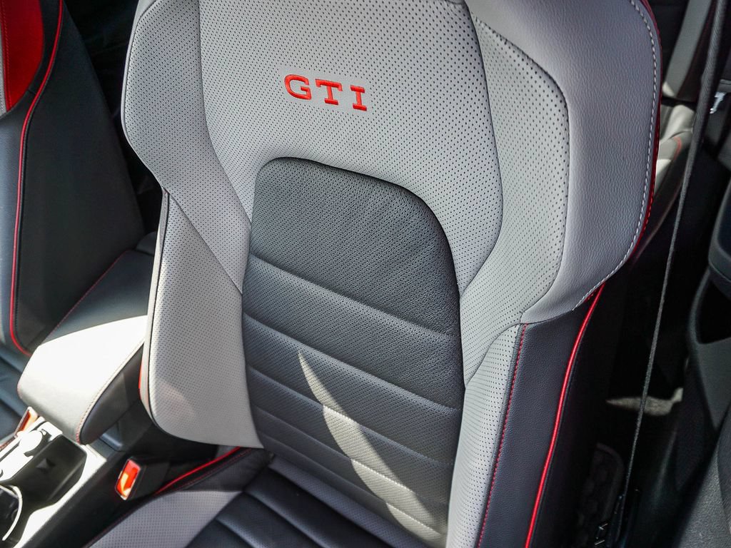 Used 2024 Volkswagen GTI SE FWD image 20