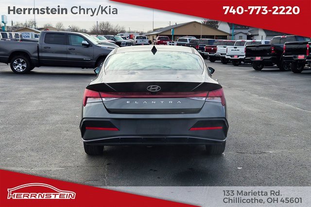 Used 2024 Hyundai Elantra SEL image 31