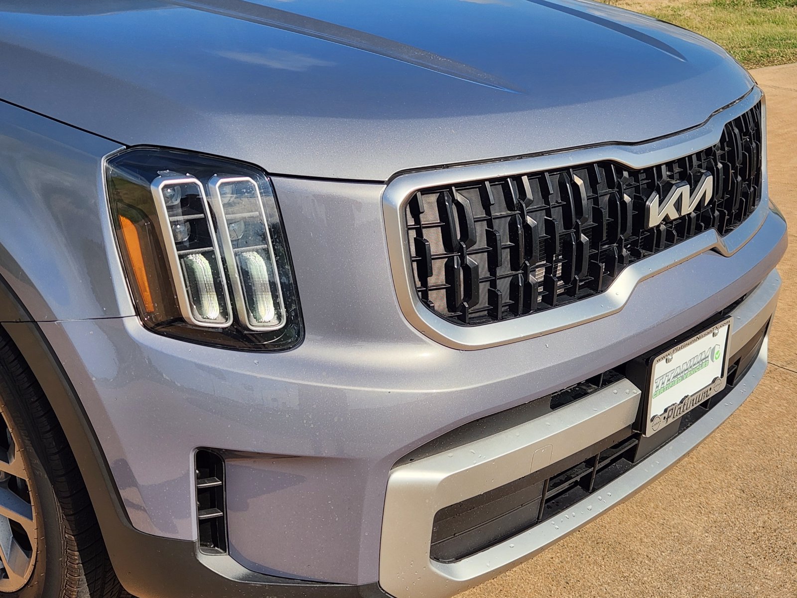 Used 2024 Kia Telluride LX FWD image 12