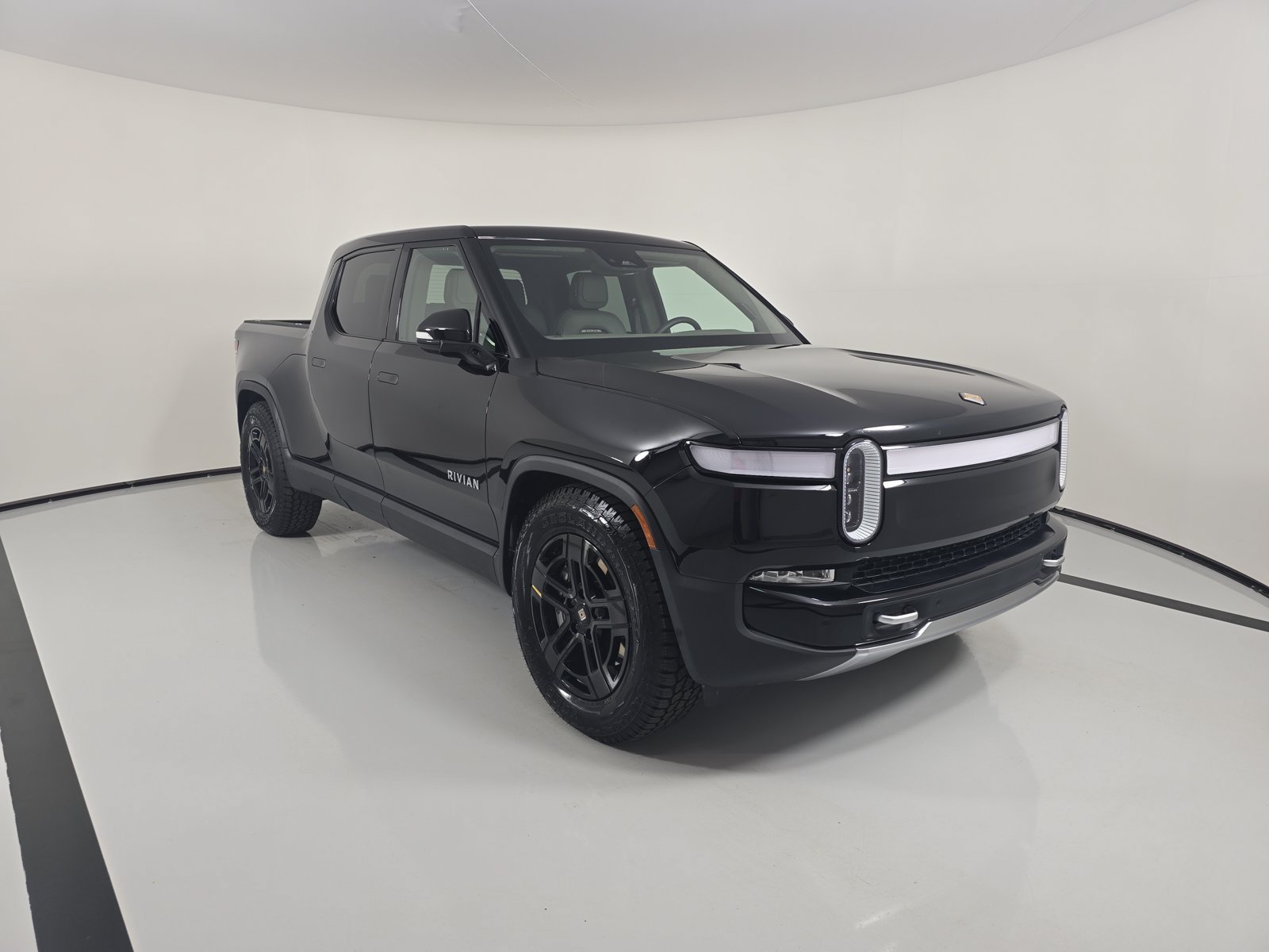 Used 2024 Rivian R1T Adventure Dual AWD/4WD image 7