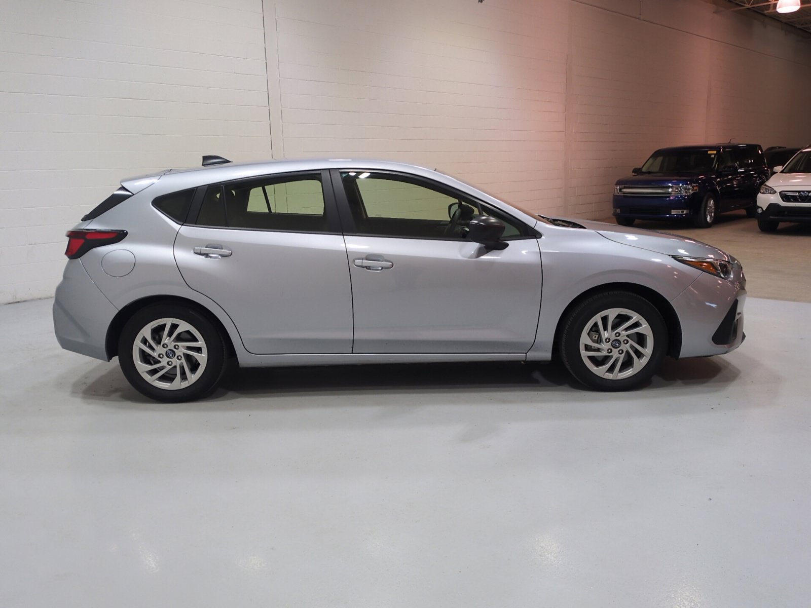 Certified 2024 Subaru Impreza 2.0i AWD/4WD image 2