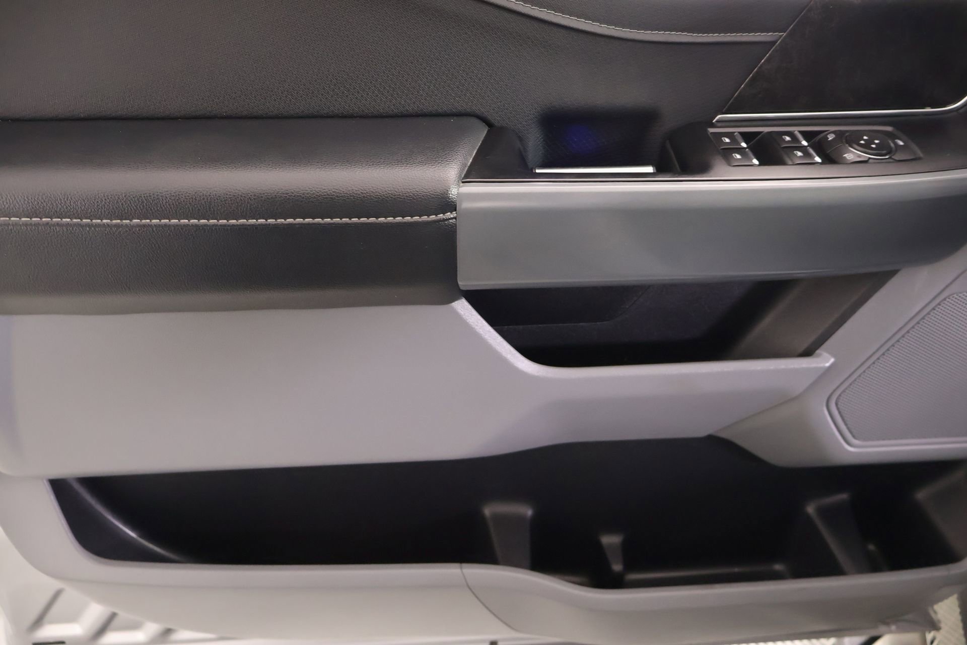 Used 2022 Ford F150 XLT w/ Equipment Group 302A High image 15