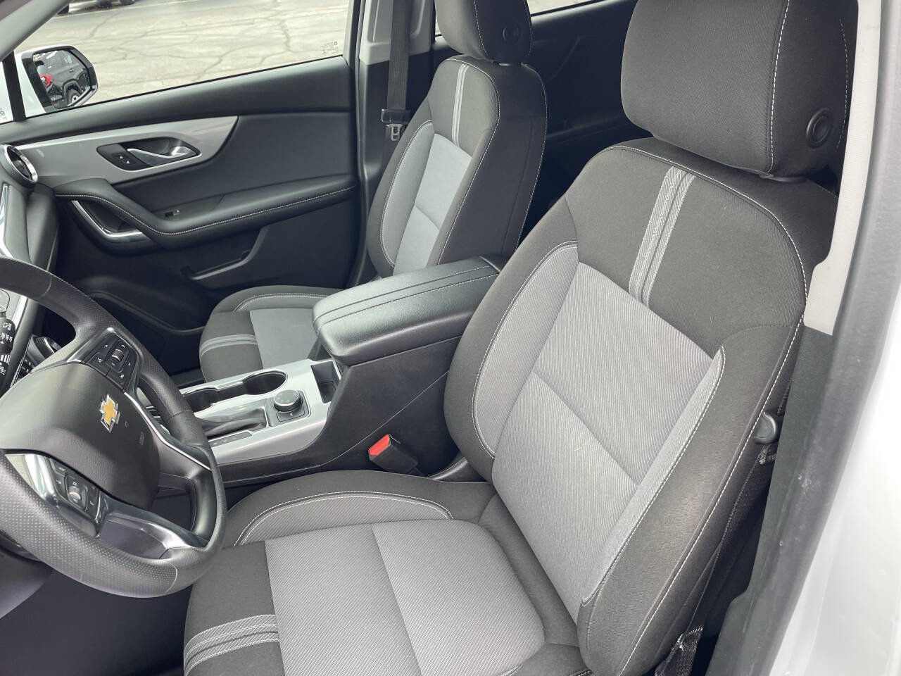 Used 2023 Chevrolet Blazer LT w/ Convenience Package AWD/4WD image 3