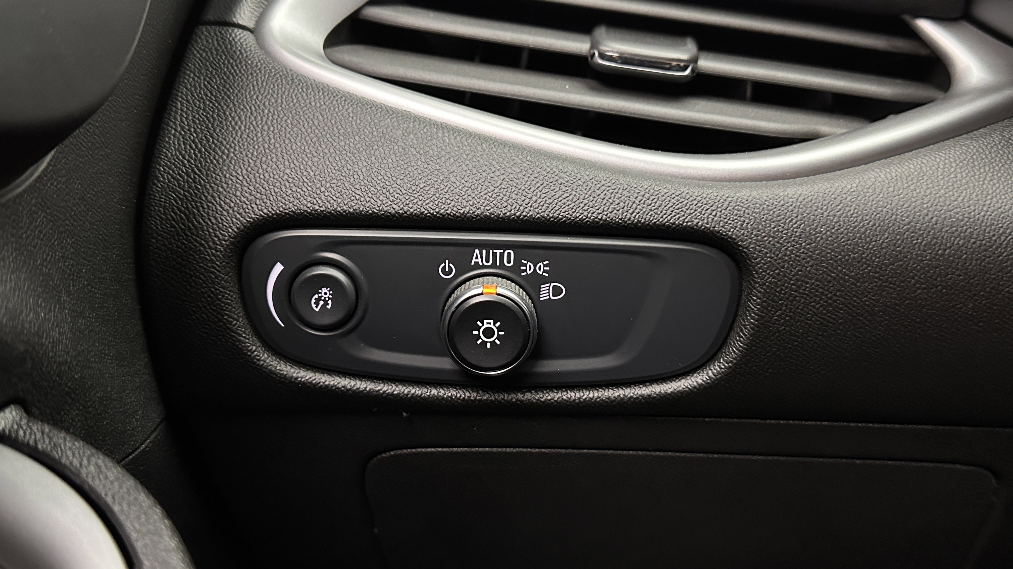 Used 2024 Chevrolet Malibu LT FWD image 18