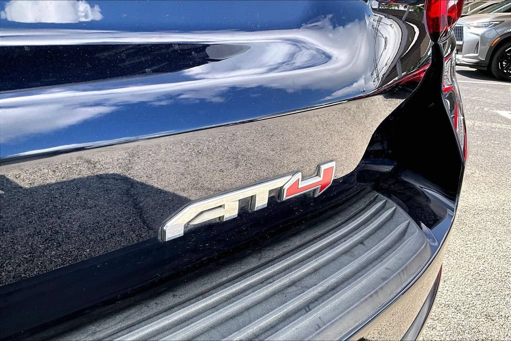 Used 2023 GMC Yukon XL AT4 w/ AT4 Premium Package AWD/4WD image 7