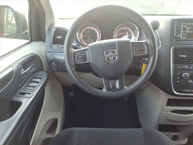 Used 2019 Dodge Grand Caravan SE w/ UConnect Hands-Free Group image 3