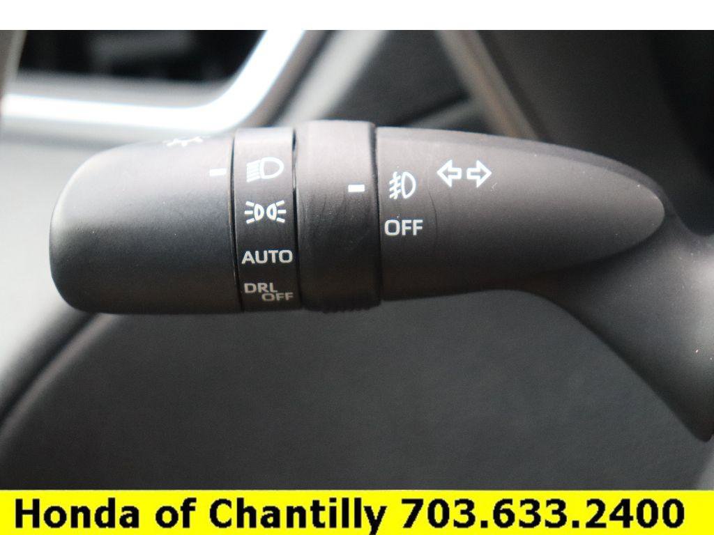 Used 2024 Toyota Corolla Cross XLE w/ Convenience Package image 10