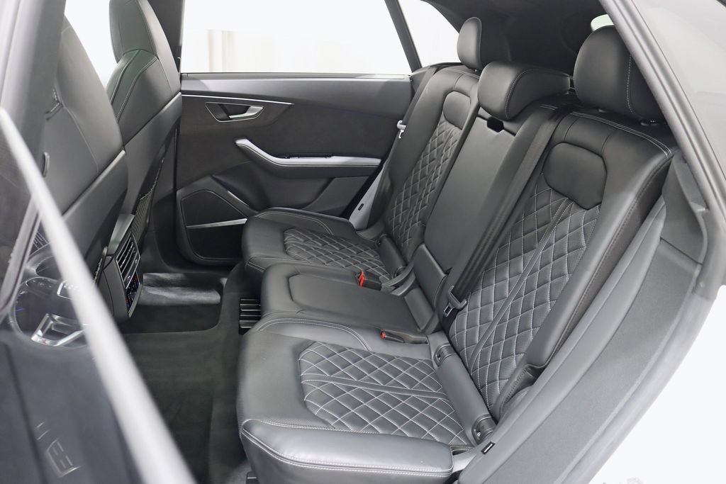 Used 2022 Audi SQ8 Prestige w/ Prestige Package AWD/4WD image 30