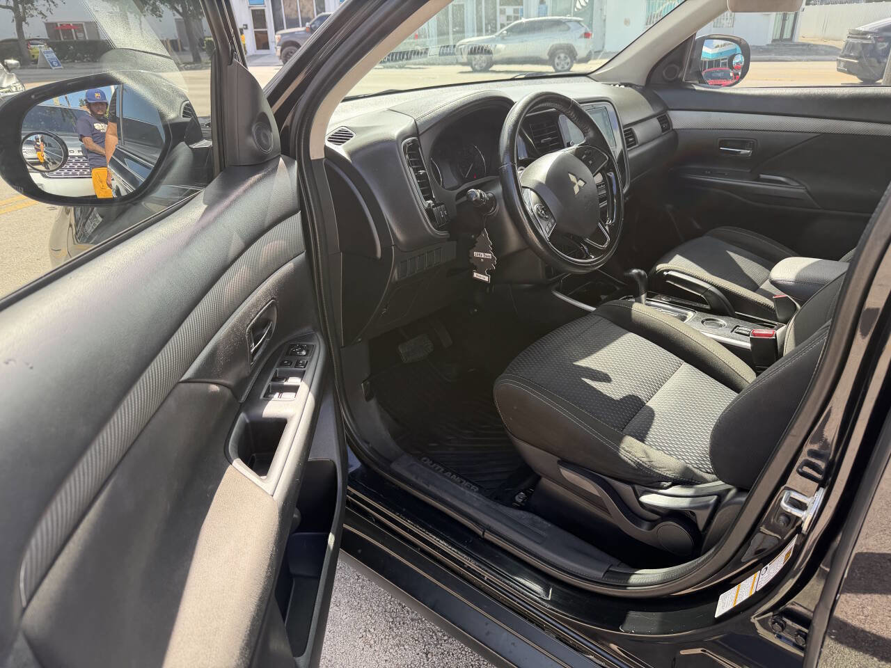 Used 2018 Mitsubishi Outlander LE FWD image 9