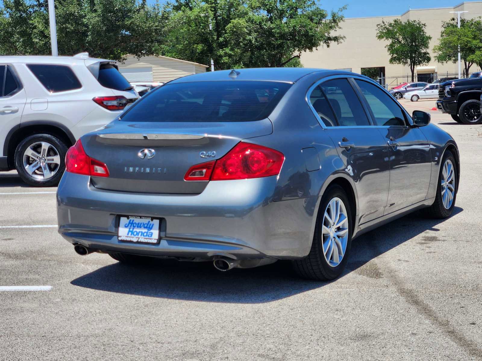 Used 2015 INFINITI Q40 w/ Moonroof Package RWD image 6