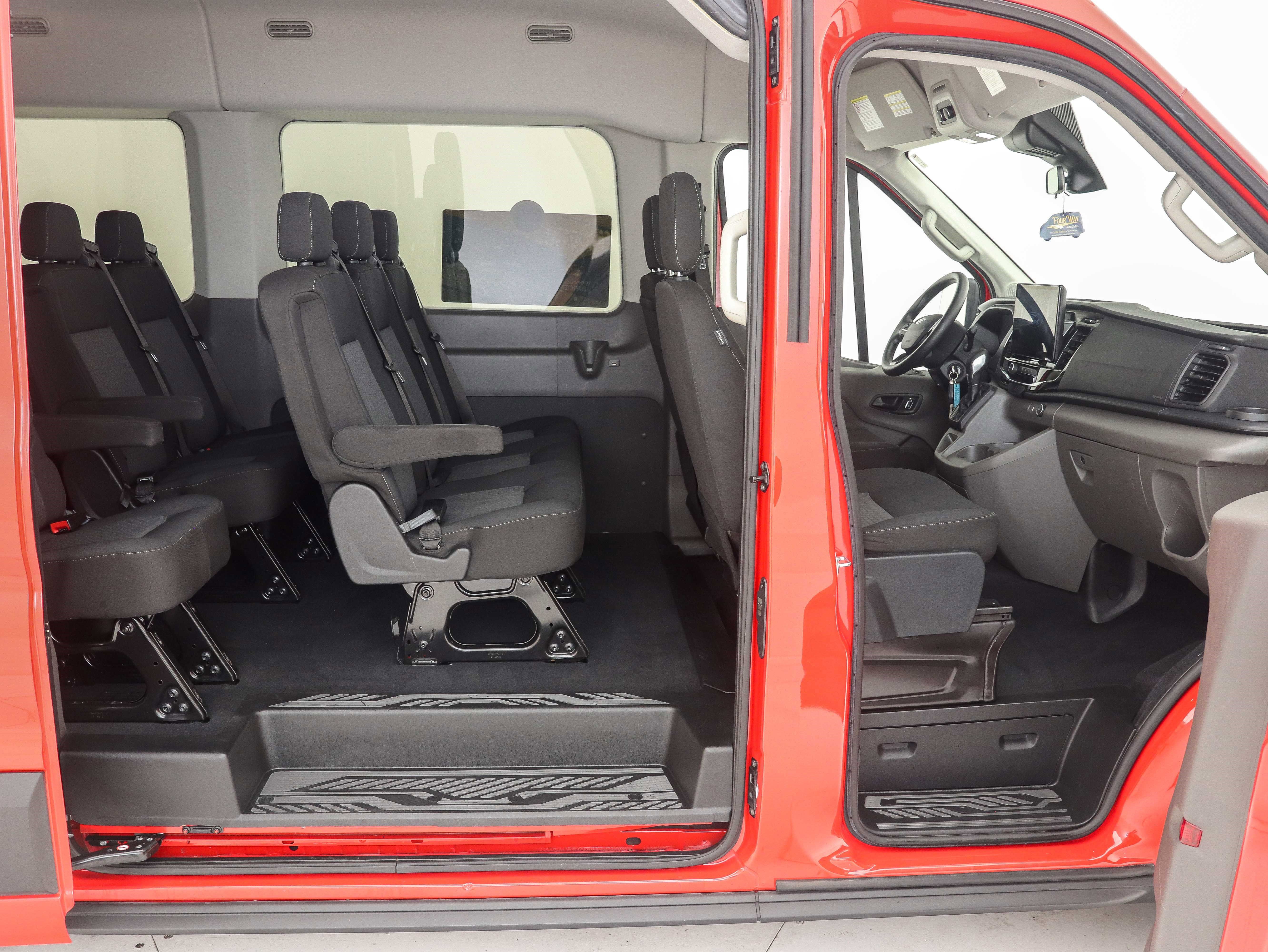 Used 2023 Ford Transit 350 XLT image 12