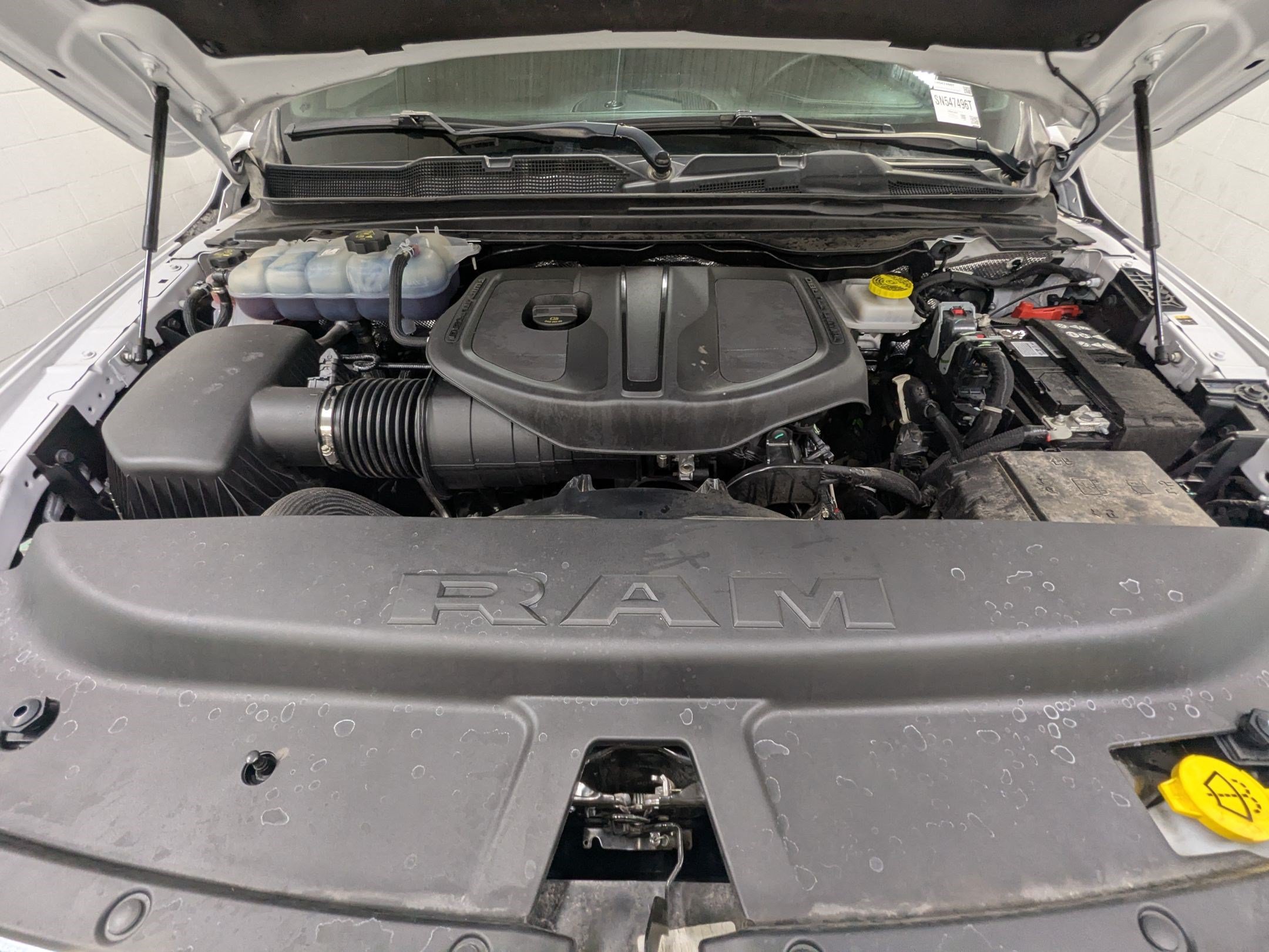 Used 2025 RAM 1500 Laramie AWD/4WD image 26