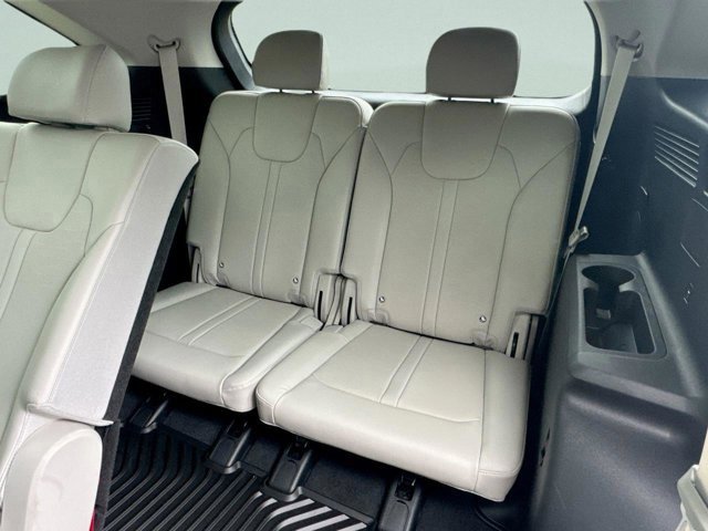 Used 2025 Kia Sorento S image 12