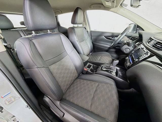 Certified 2022 Nissan Rogue Sport SV w/ Technology Package AWD/4WD image 33