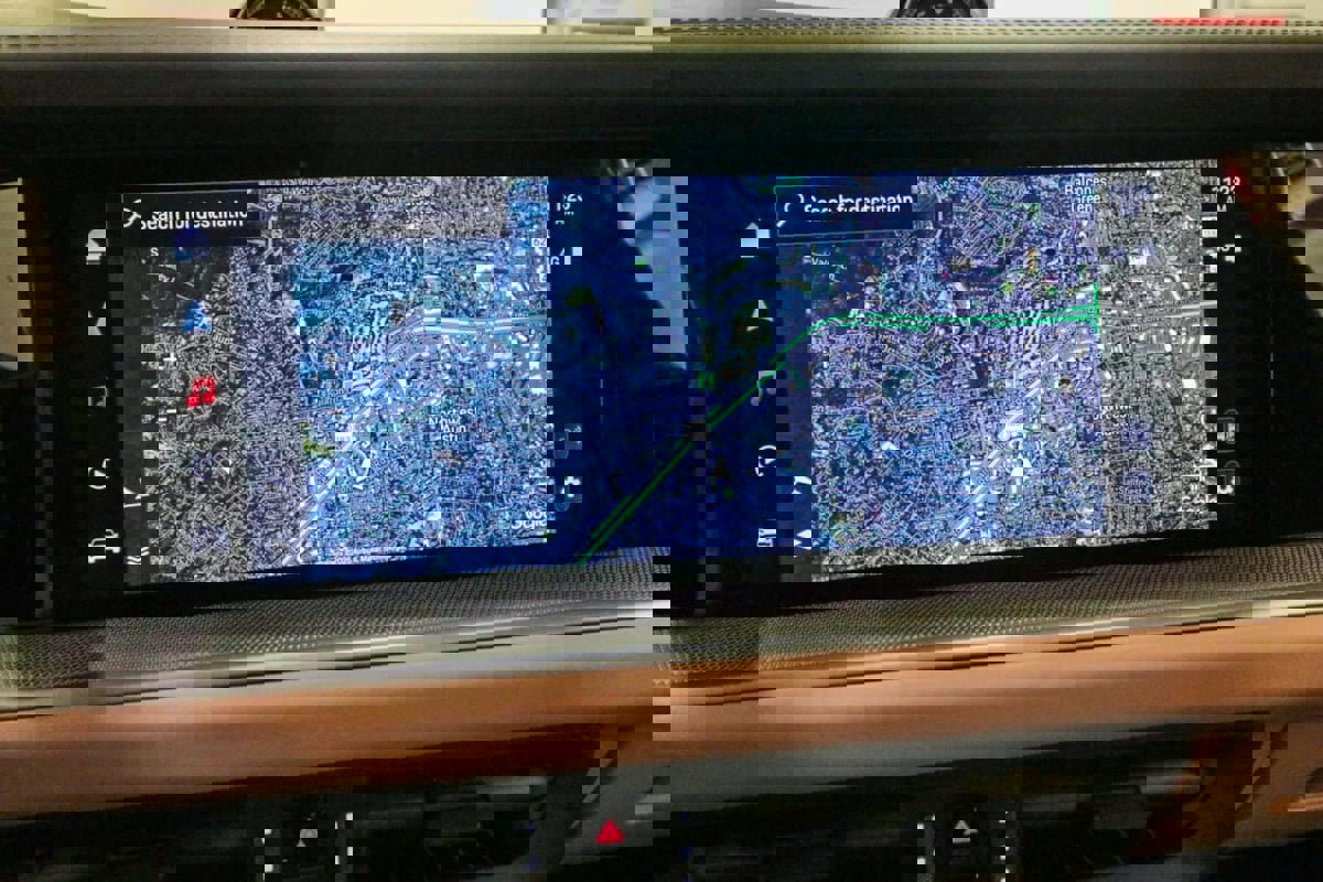 Used 2025 Porsche Cayenne Coupe image 19