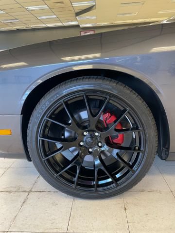 Used 2014 Dodge Challenger SXT RWD image 22