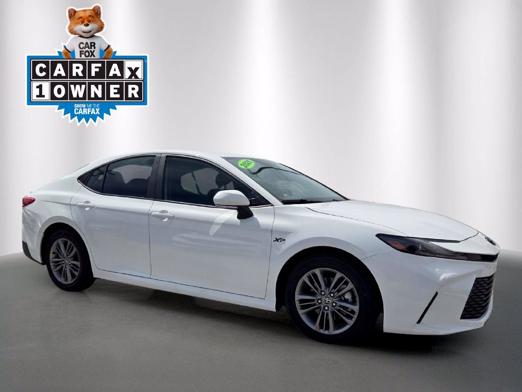 Used 2025 Toyota Camry LE FWD image 2
