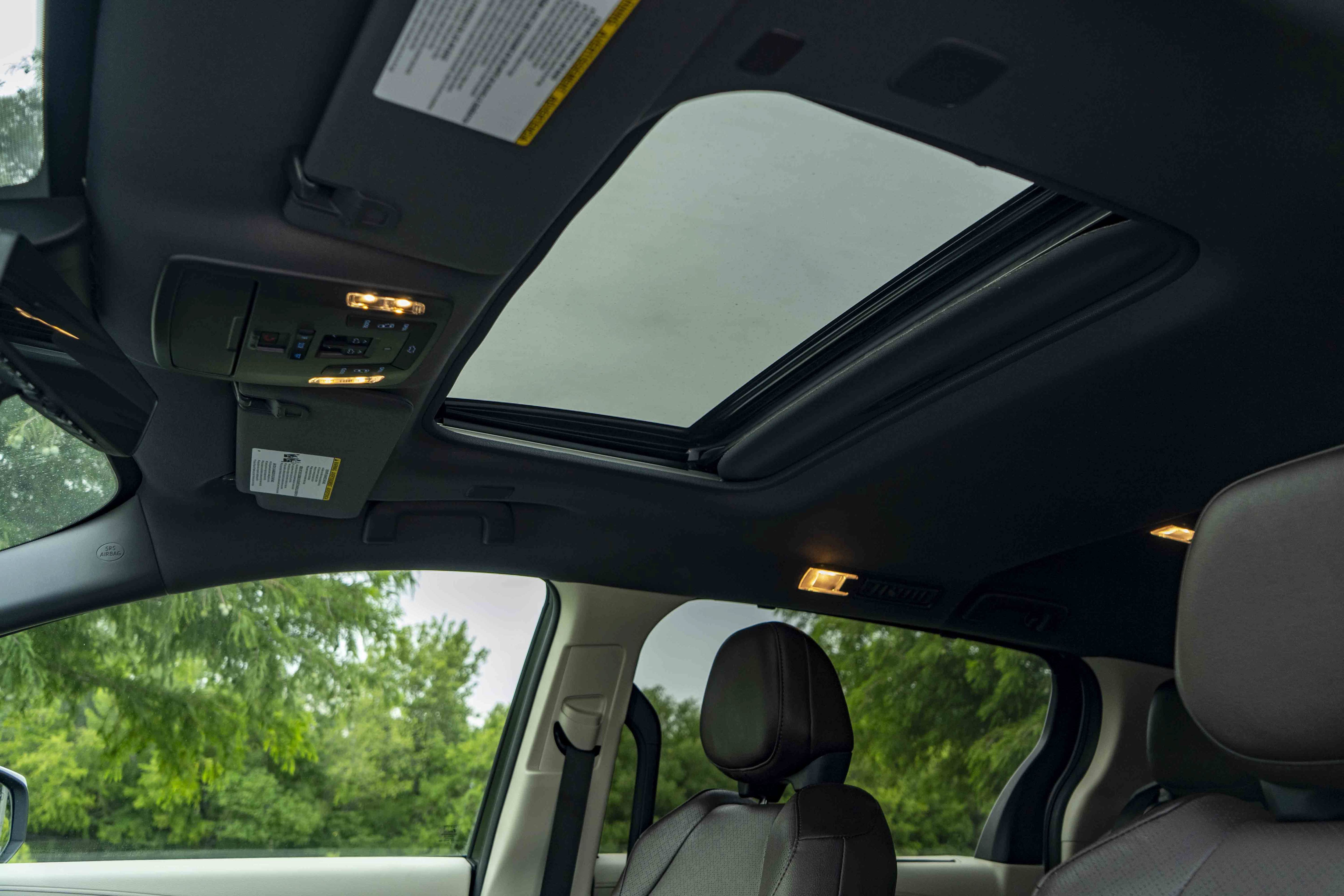 Used 2024 Toyota Sienna Platinum FWD image 38