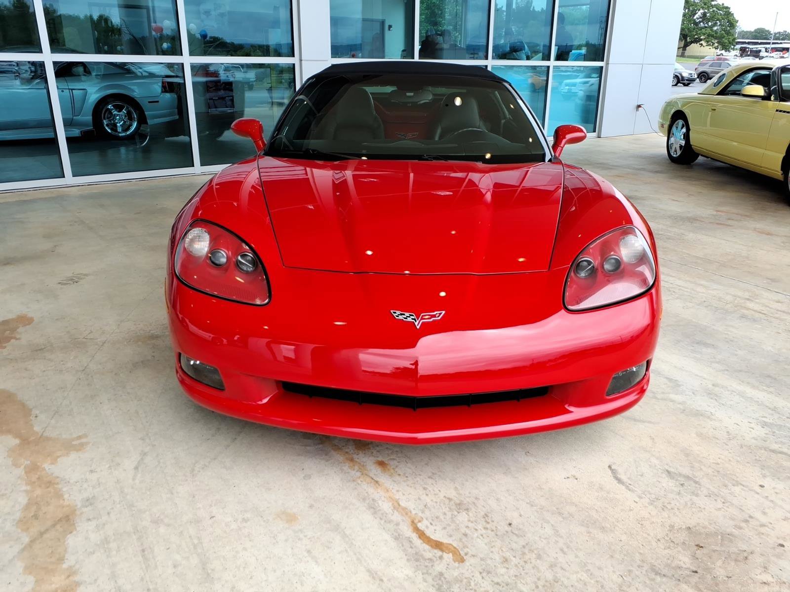 Used 2007 Chevrolet Corvette Convertible RWD image 2