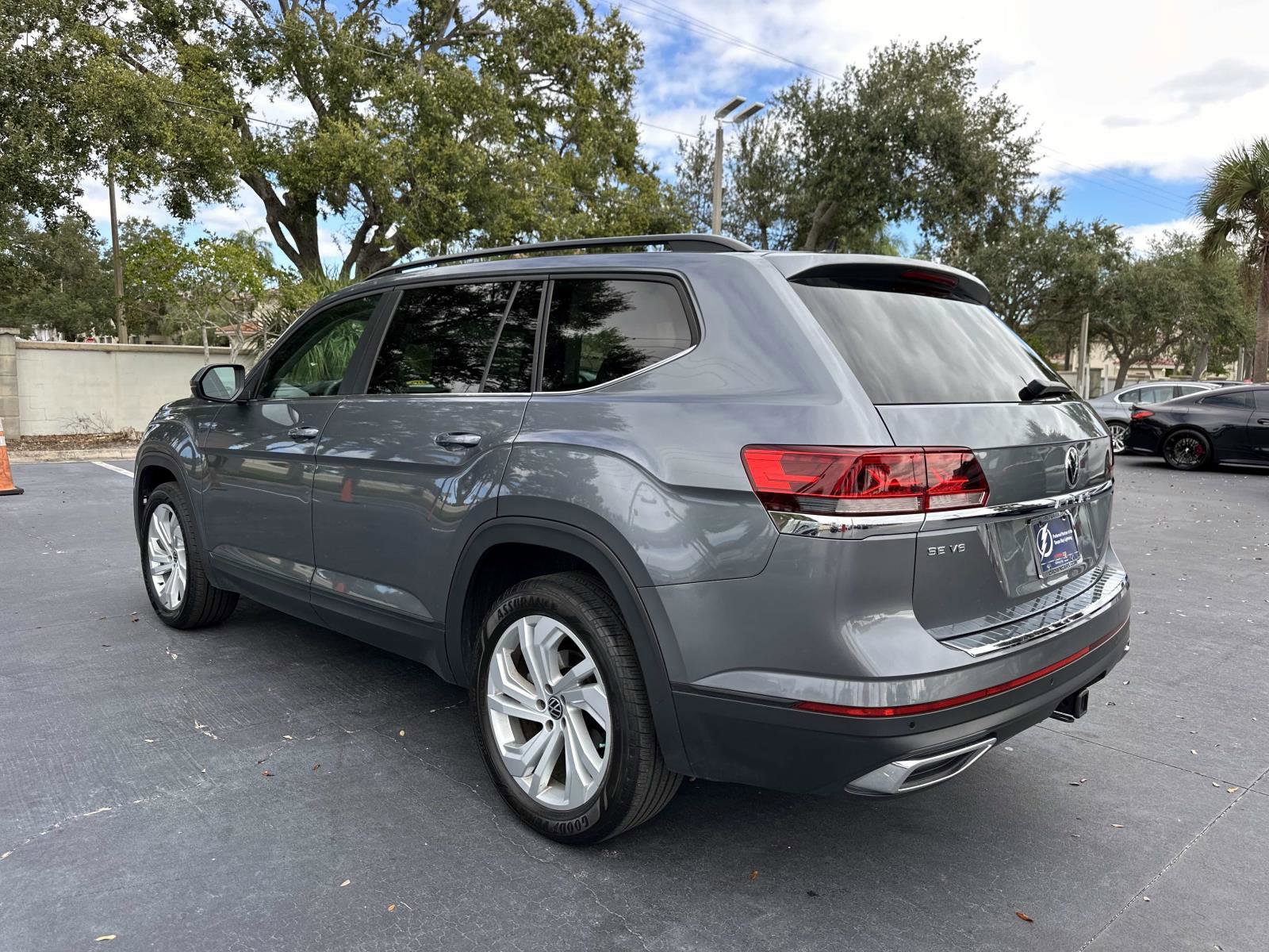 Used 2023 Volkswagen Atlas SE image 6