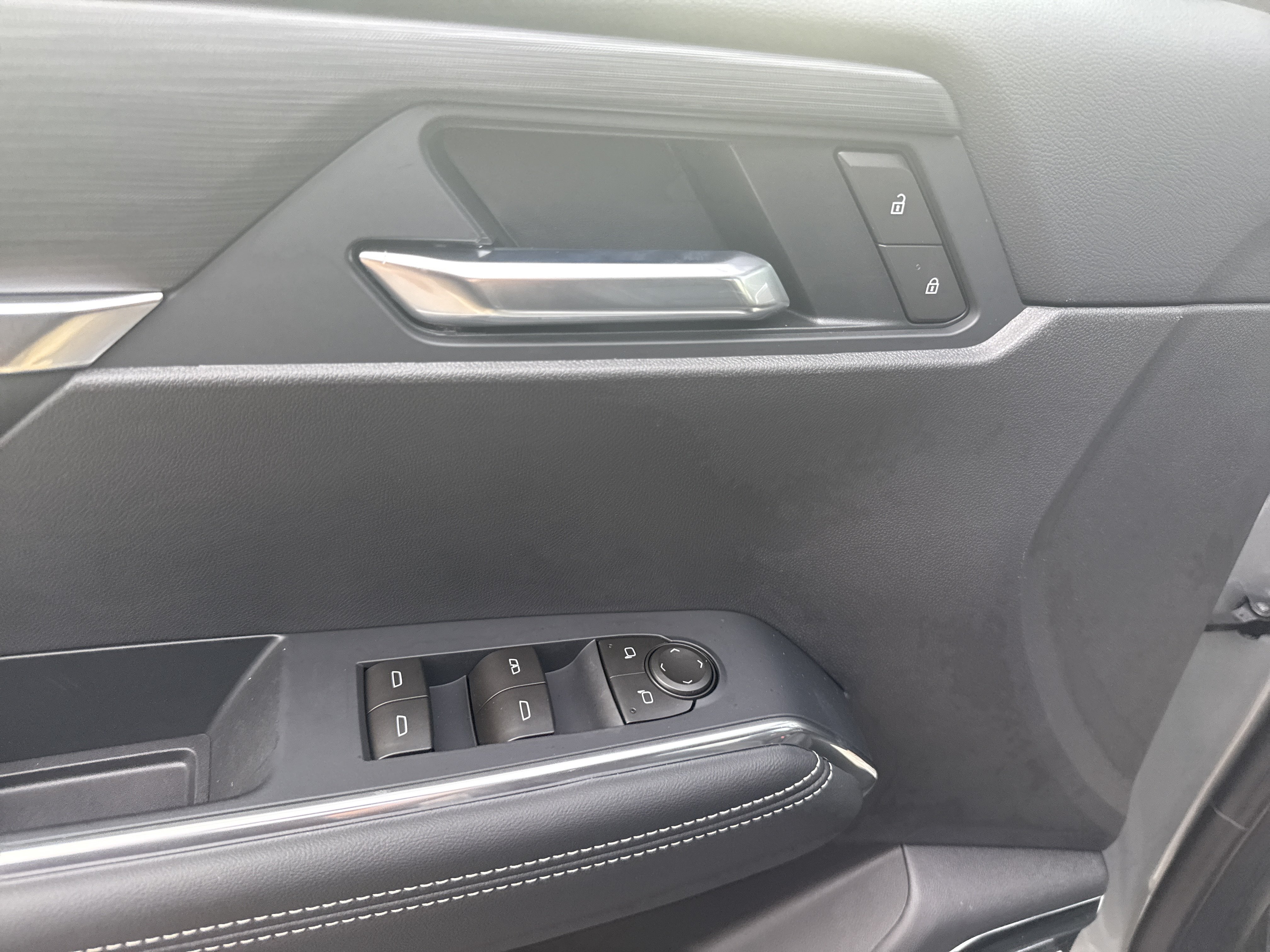 New 2027 GMC Acadia Elevation w/ Black Edition AWD/4WD image 16