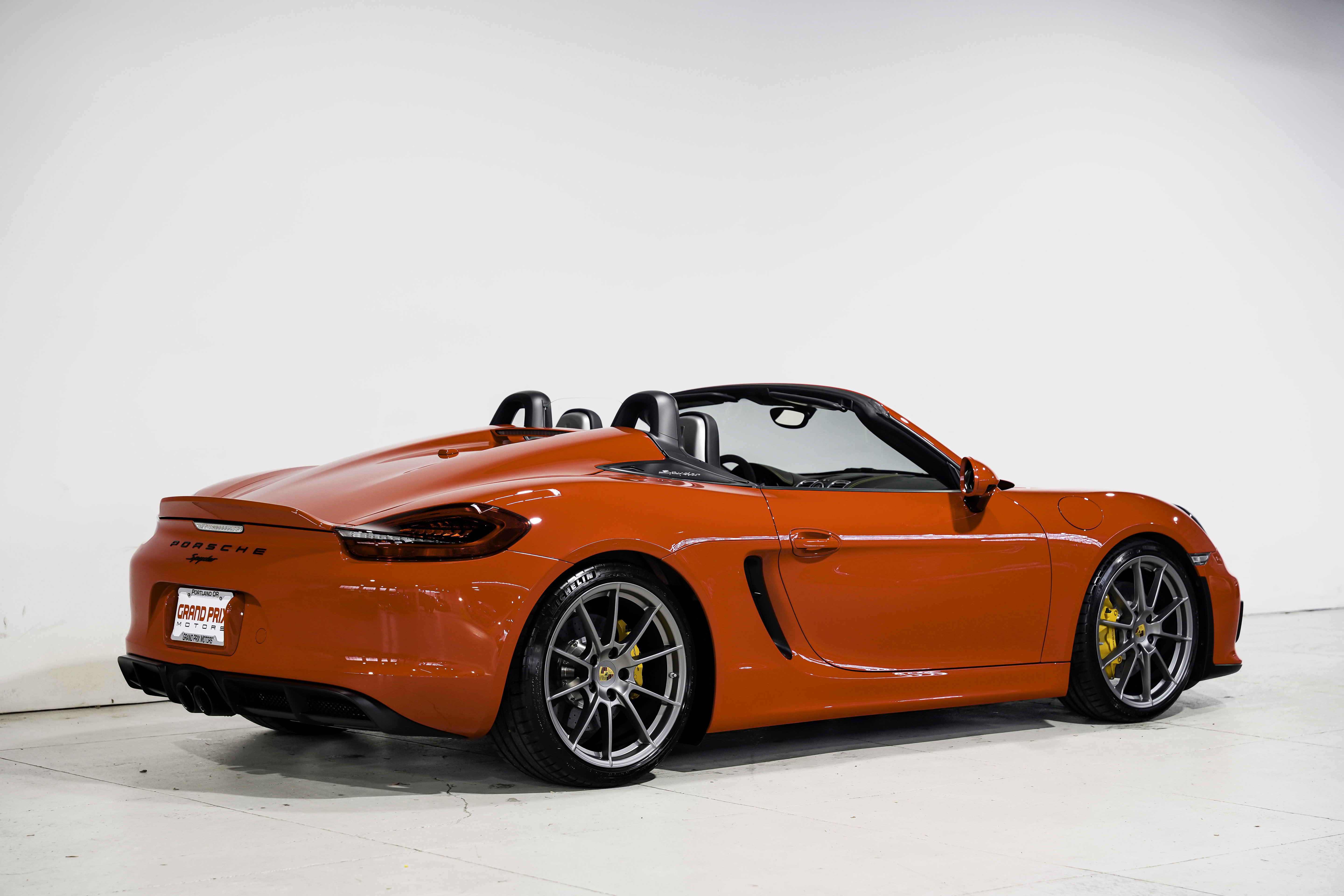 Used 2016 Porsche Boxster Spyder image 3