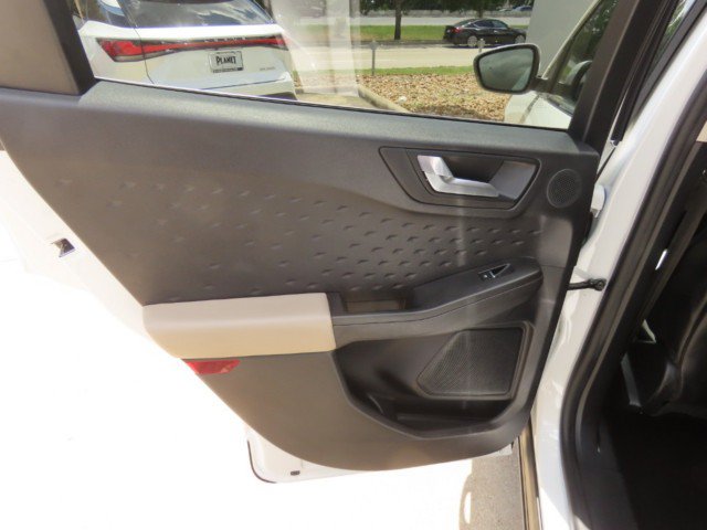 Used 2020 Ford Escape Titanium AWD/4WD image 18