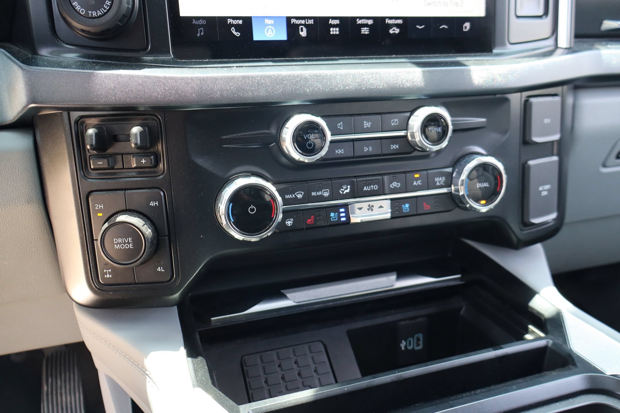Used 2024 Ford F250 Limited w/ FX4 Off-Road Package AWD/4WD image 21