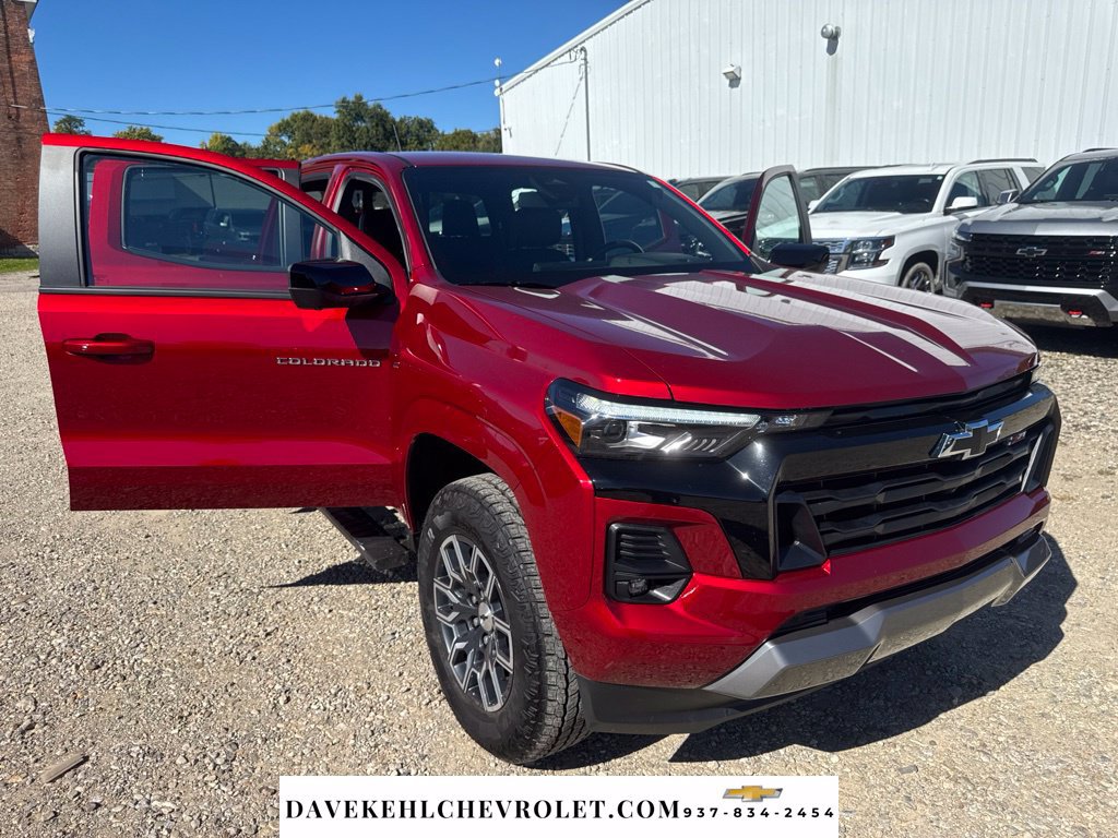 Used 2025 Chevrolet Colorado Z71 w/ Technology Package AWD/4WD image 64