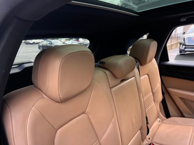 Used 2019 Porsche Cayenne image 30