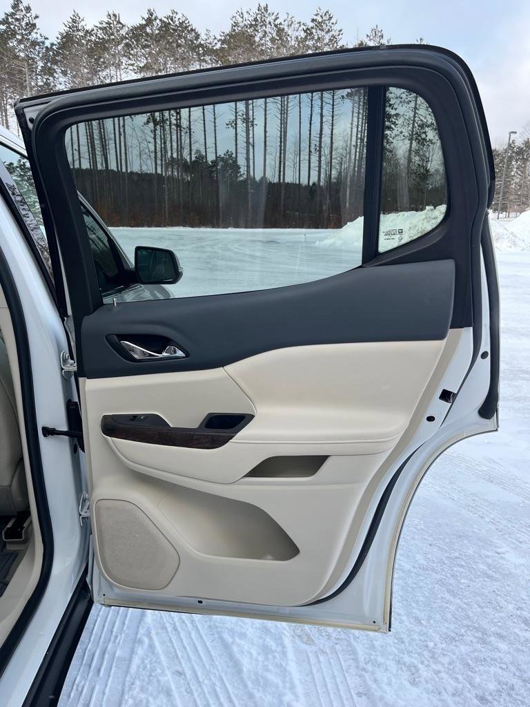 Used 2021 GMC Acadia Denali w/ Denali Ultimate Package image 21