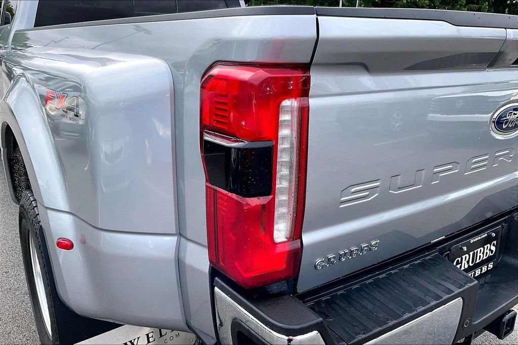 Used 2024 Ford F350 Lariat AWD/4WD image 38