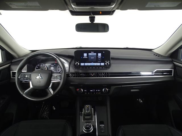 Used 2024 Mitsubishi Outlander SE image 28
