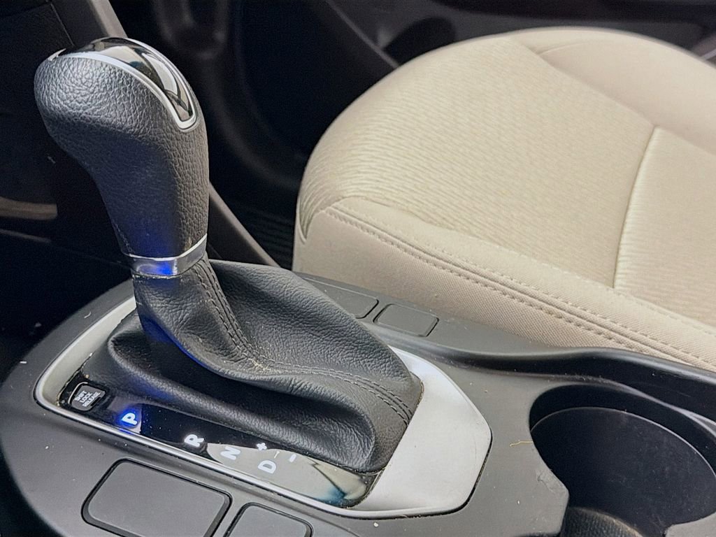 Used 2017 Hyundai Santa Fe Sport image 18