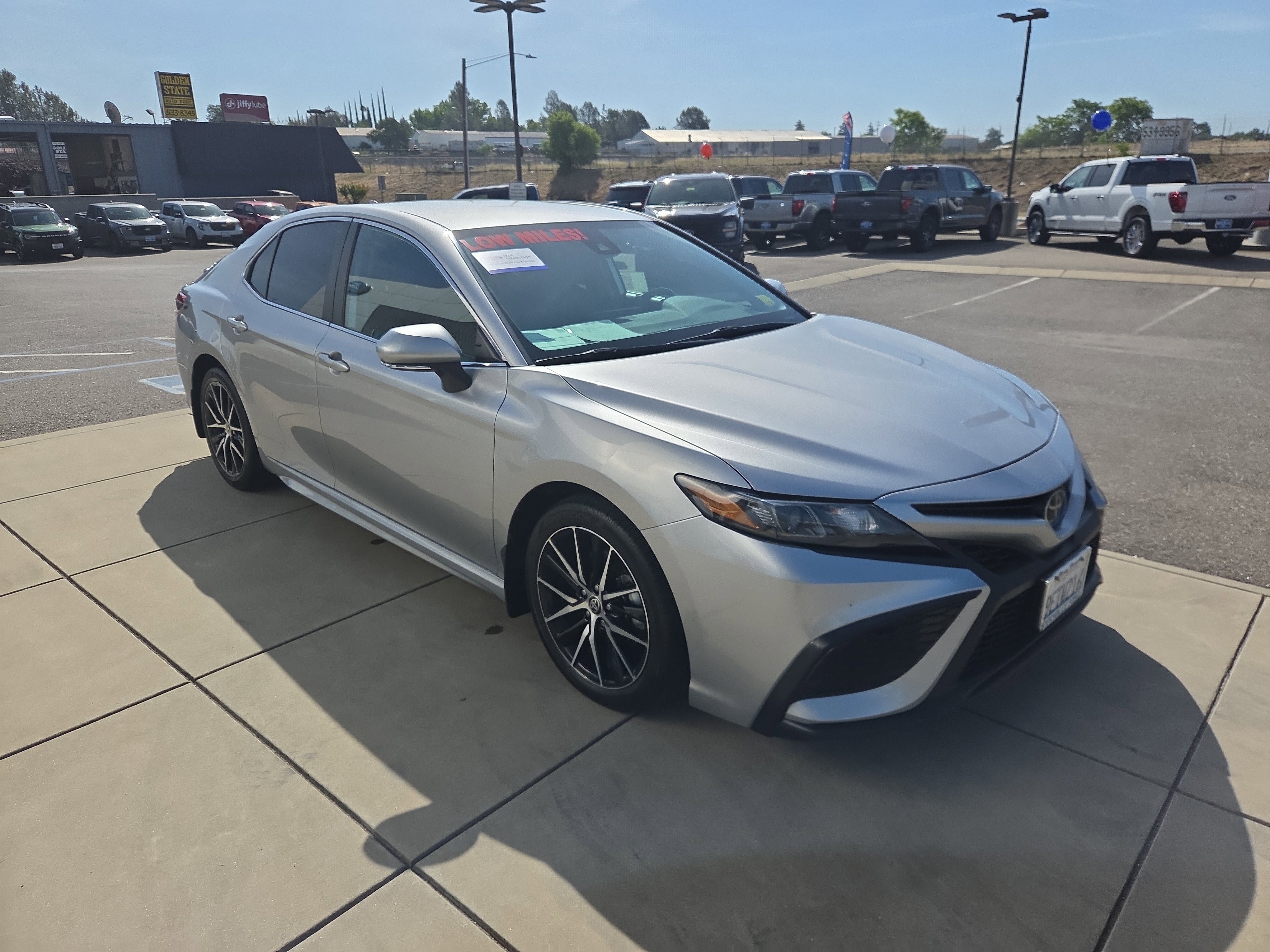 Used 2023 Toyota Camry SE w/ Convenience Package FWD image 7
