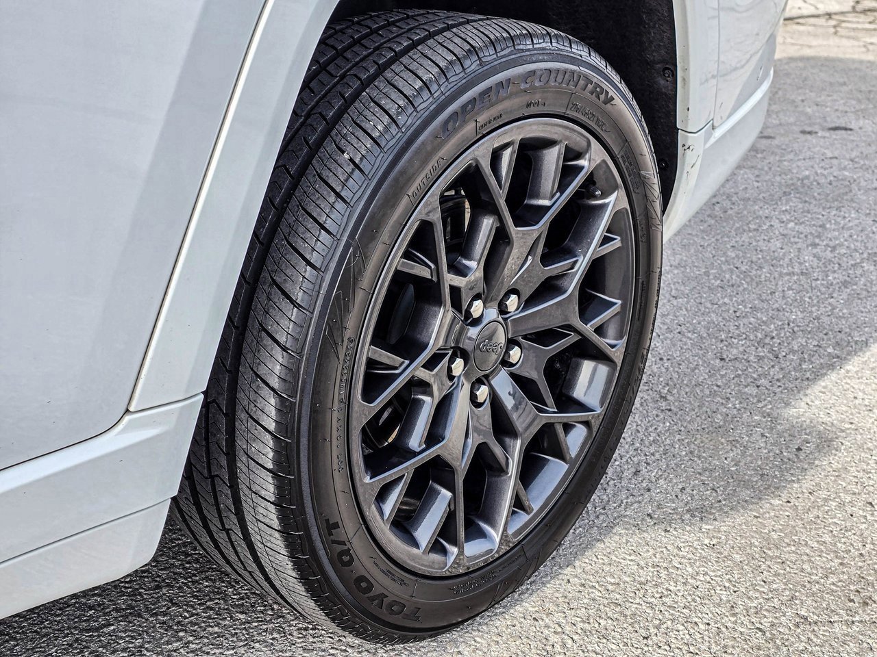 Used 2024 Jeep Grand Cherokee L Summit image 10