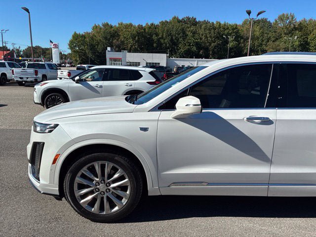 Used 2021 Cadillac XT6 Premium Luxury FWD image 2
