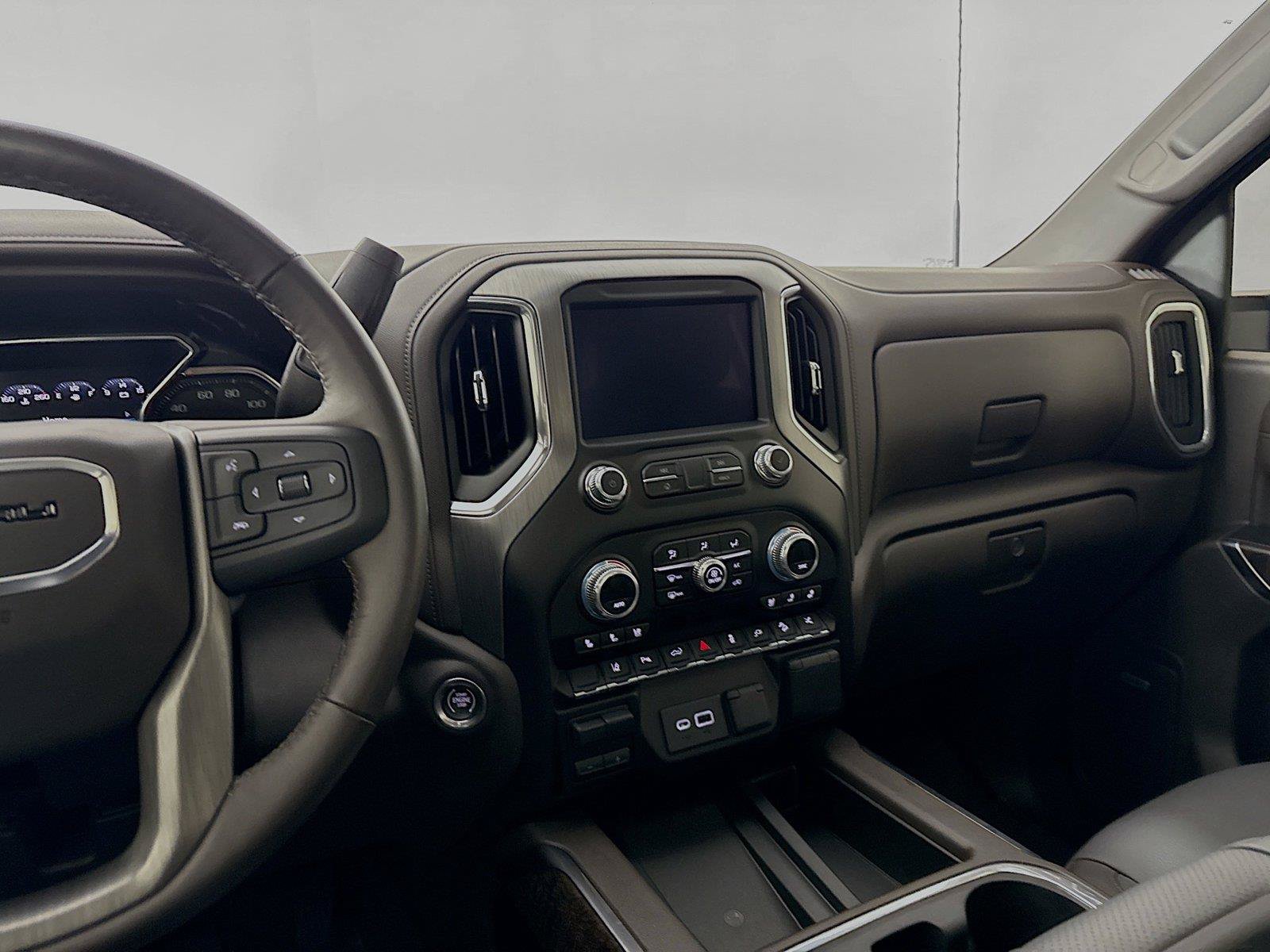 Used 2022 GMC Sierra 2500 Denali w/ Denali Ultimate Package AWD/4WD image 38