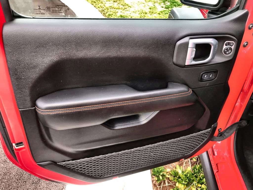 Used 2021 Jeep Gladiator Mojave w/ Cold Weather Group image 13