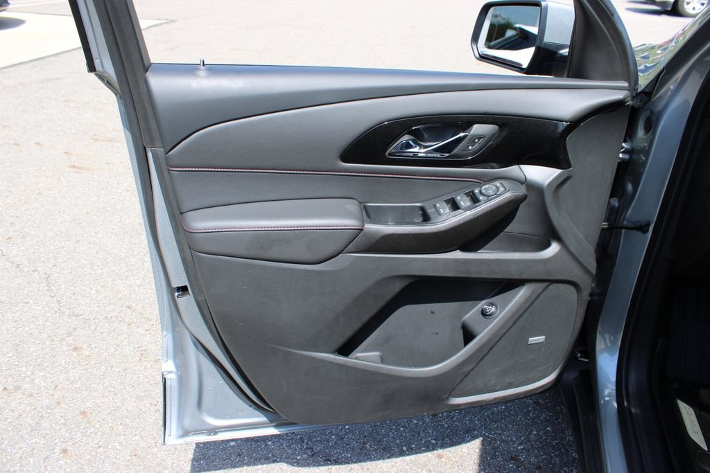 Certified 2023 Chevrolet Traverse RS w/ LPO, Floor Liner Package AWD/4WD image 11