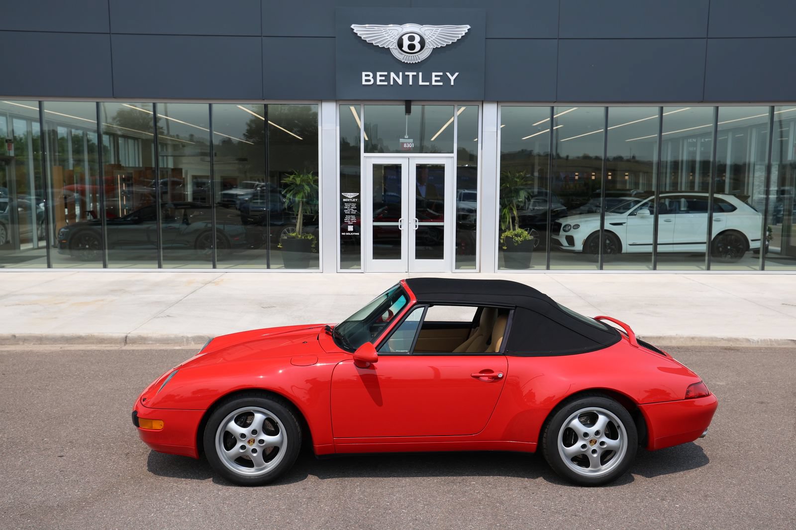Used 1995 Porsche 911 Carrera RWD image 6