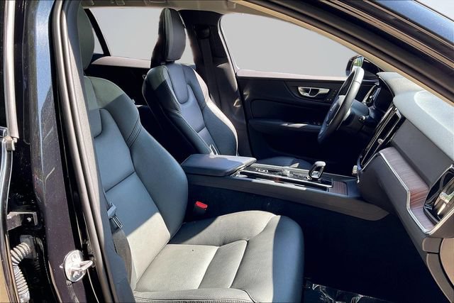 Certified 2024 Volvo V60 B5 Cross Country Plus AWD/4WD image 9