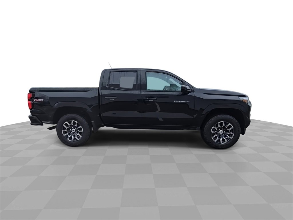 Used 2024 Chevrolet Colorado Z71 w/ Z71 Convenience Package 2 image 9