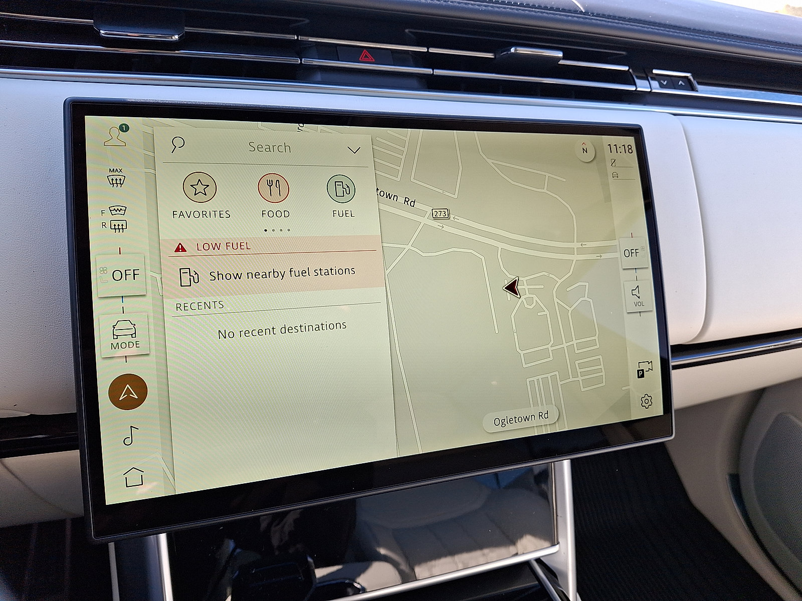 New 2026 Land Rover Range Rover SE image 7