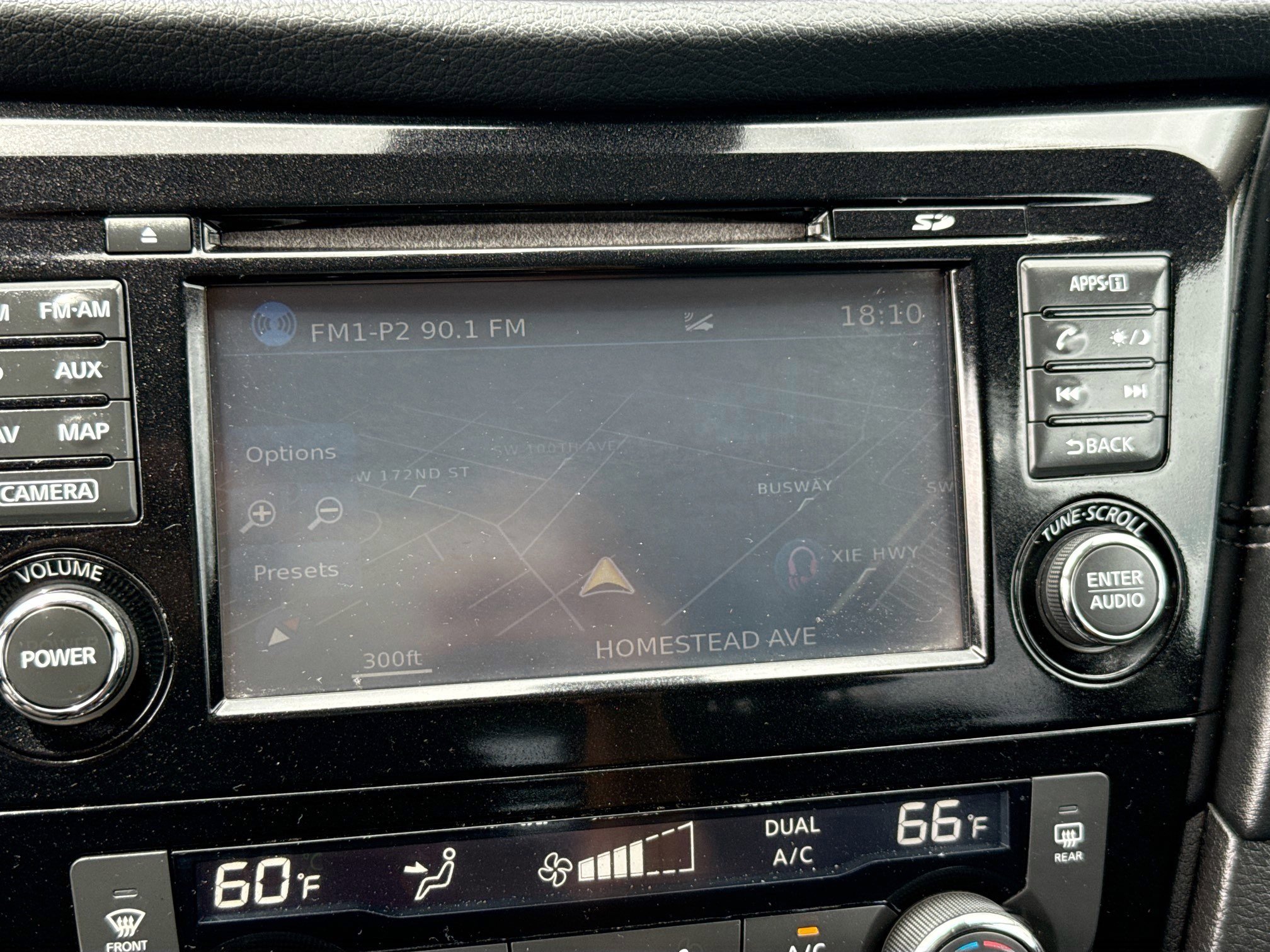 Used 2017 Nissan Rogue SL image 11