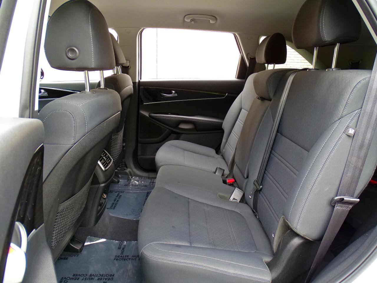 Used 2020 Kia Sorento LX FWD image 33